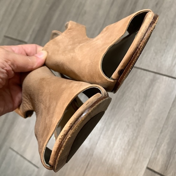Eileen Fisher Iris Beige Suede/Leather Nubuck Sandals size 9 - Picture 3 of 10